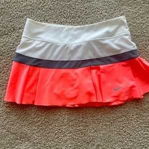 Nike tennis skirt size small